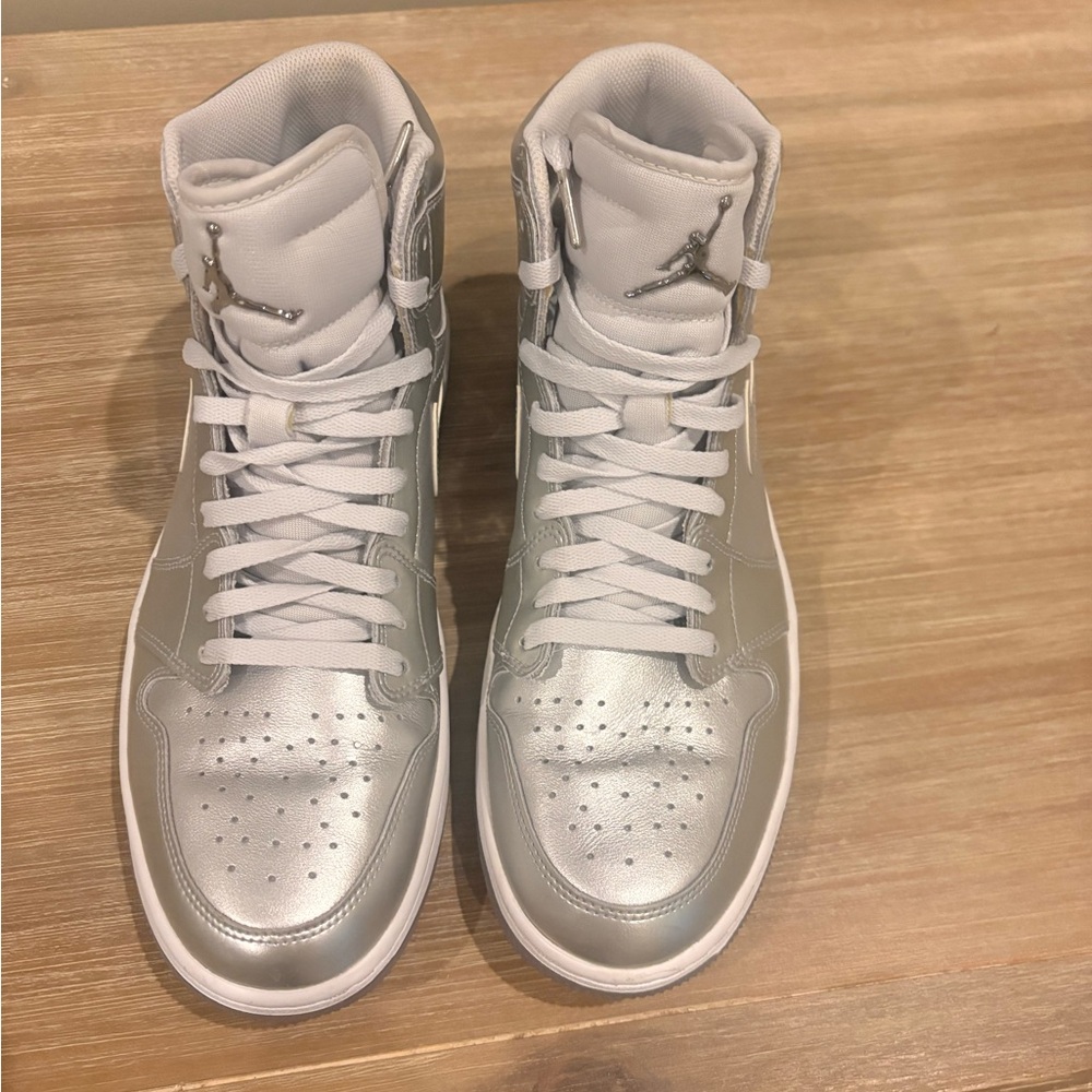 Nike Jordan silver golf shoes
